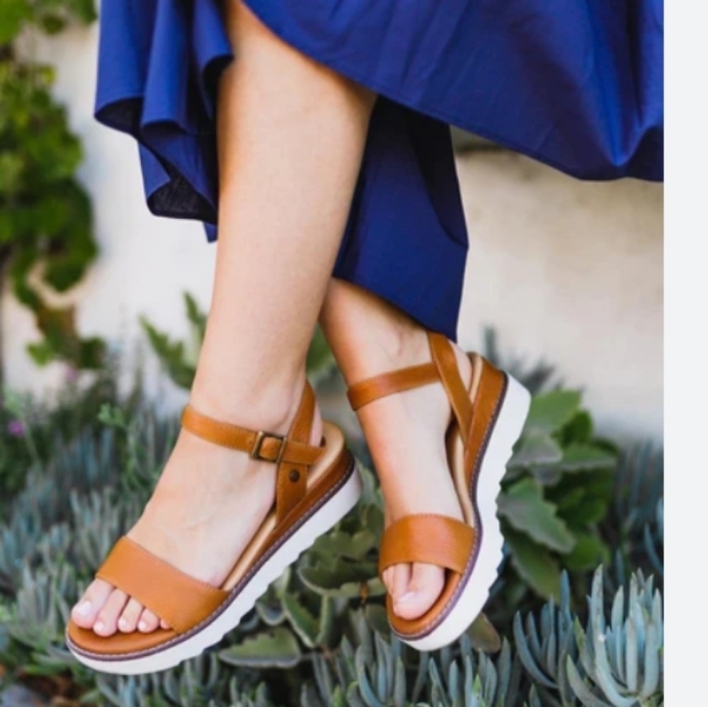 Women's Tan Leather Platform Sandals with Ankle Strap